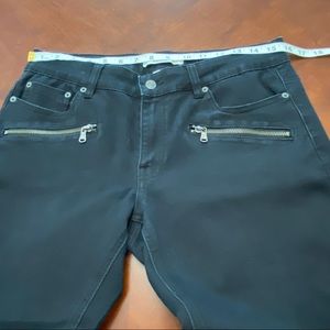 Kenneth Cole Reaction 10 Black mid-rise with zip details